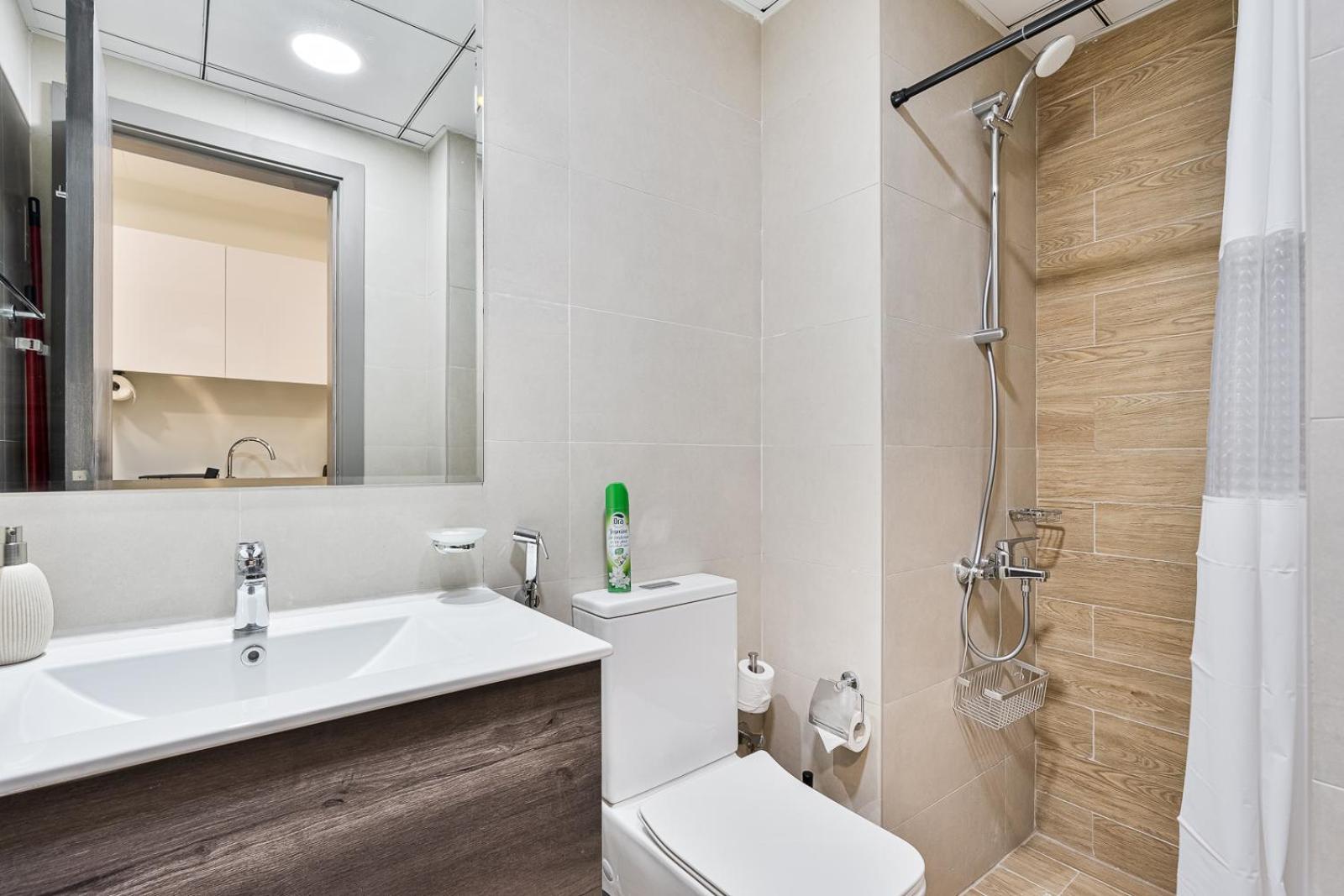 Stunning 1br In Rukan With Gym And Pool Apartment *