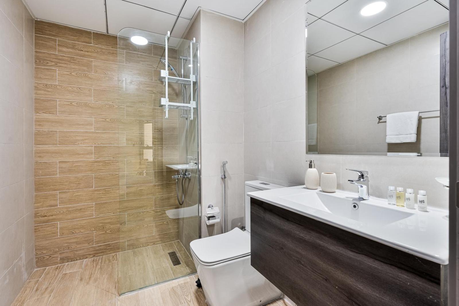 Stunning 1br In Rukan With Gym And Pool *